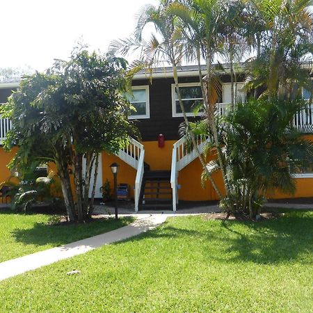 Englewood Bay Motel Εξωτερικό φωτογραφία