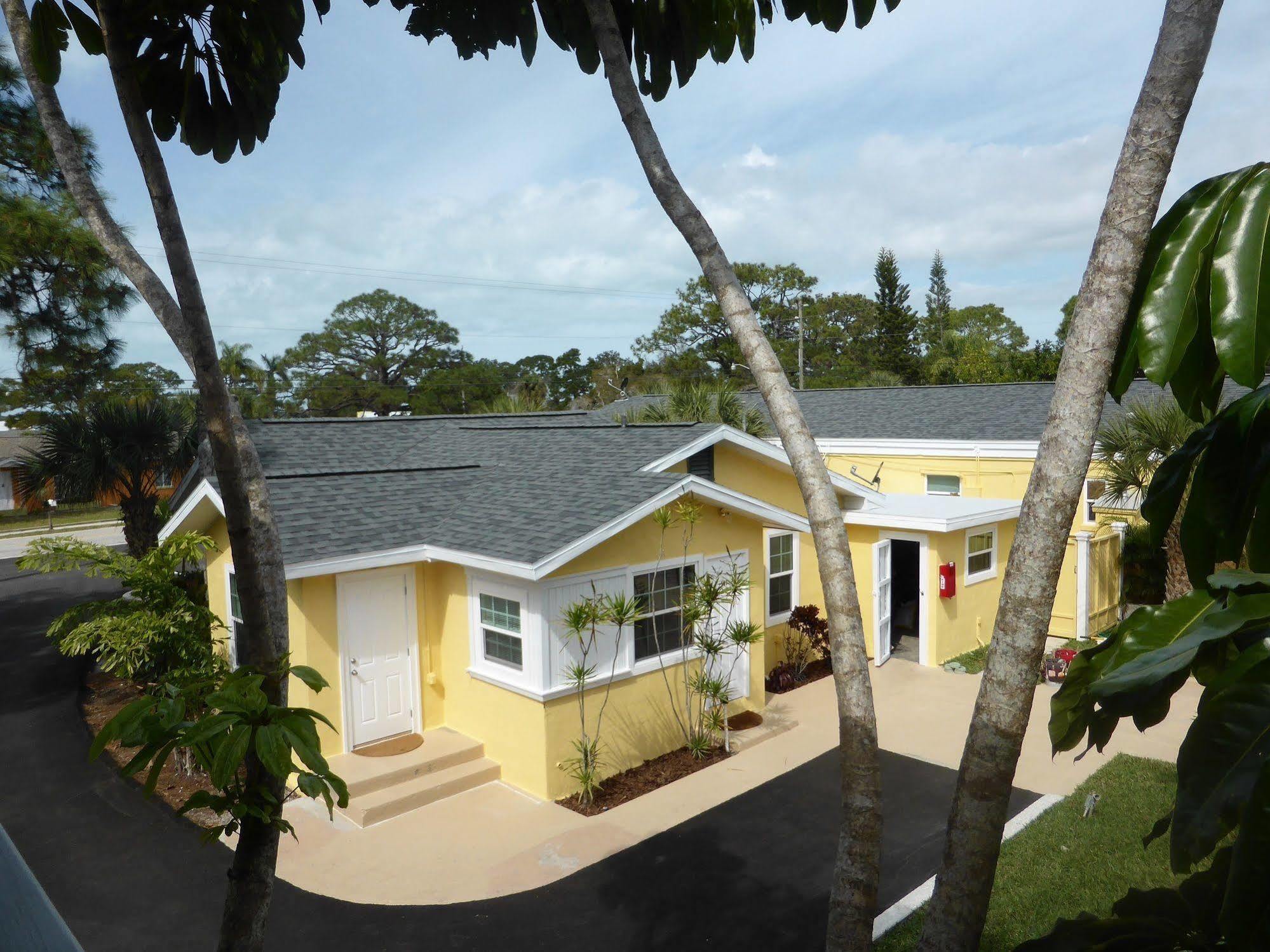 Englewood Bay Motel Εξωτερικό φωτογραφία